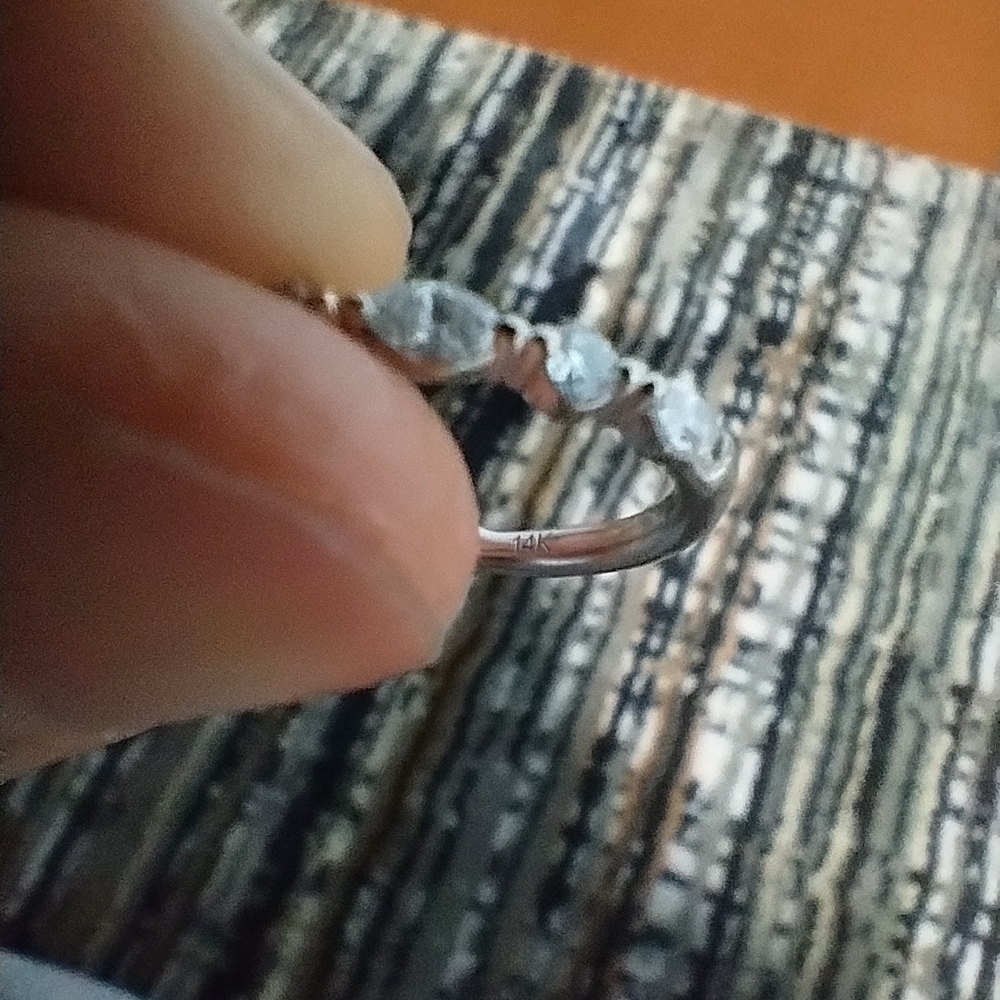 Diamond Ring - Picture 5 of 10